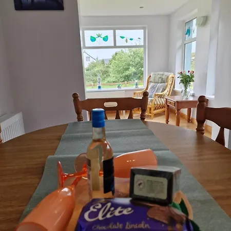 Laura's On The Waw Holiday home Meenacross